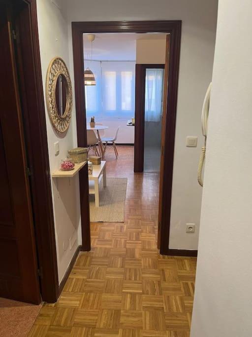 Acogedor Y Soleado Apartamento Recien Amueblado En 기욘 외부 사진