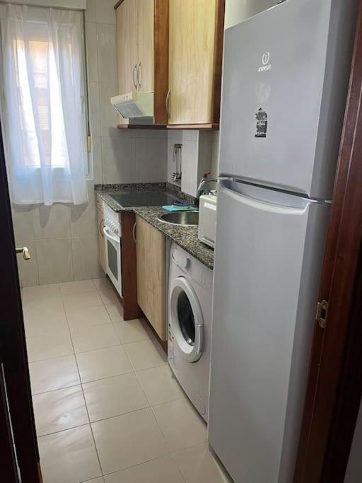 Acogedor Y Soleado Apartamento Recien Amueblado En 기욘 외부 사진