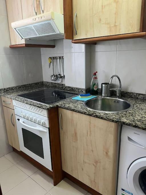 Acogedor Y Soleado Apartamento Recien Amueblado En 기욘 외부 사진